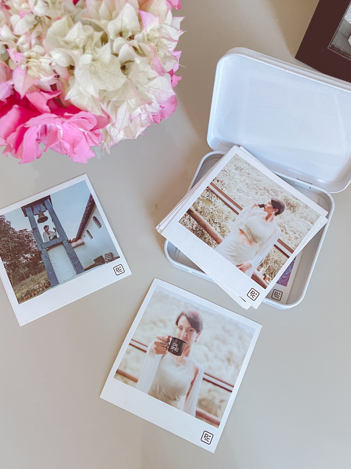 Alternative view of Foto na Lata com 12 Polaroides